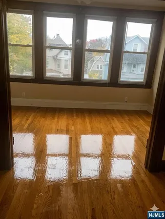 $3,400 | 24 Hackett Place, Unit 2, Rutherford, NJ 07070
