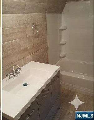 $3,400 | 24 Hackett Place, Unit 2, Rutherford, NJ 07070