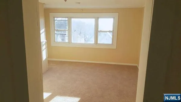 $3,400 | 24 Hackett Place, Unit 2, Rutherford, NJ 07070
