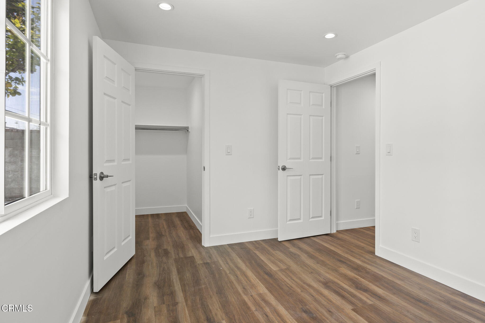 1306 West Hemlock Street Oxnard, CA 93033 - Photo 17 of 21 13-web-or-mls-UpmarketMedia-1306WHem-92