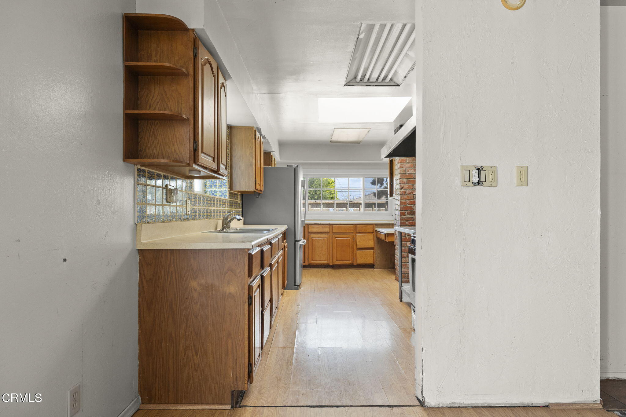 1306 West Hemlock Street Oxnard, CA 93033 - Photo 4 of 21 29-web-or-mls-UpmarketMedia-1306WHem-105