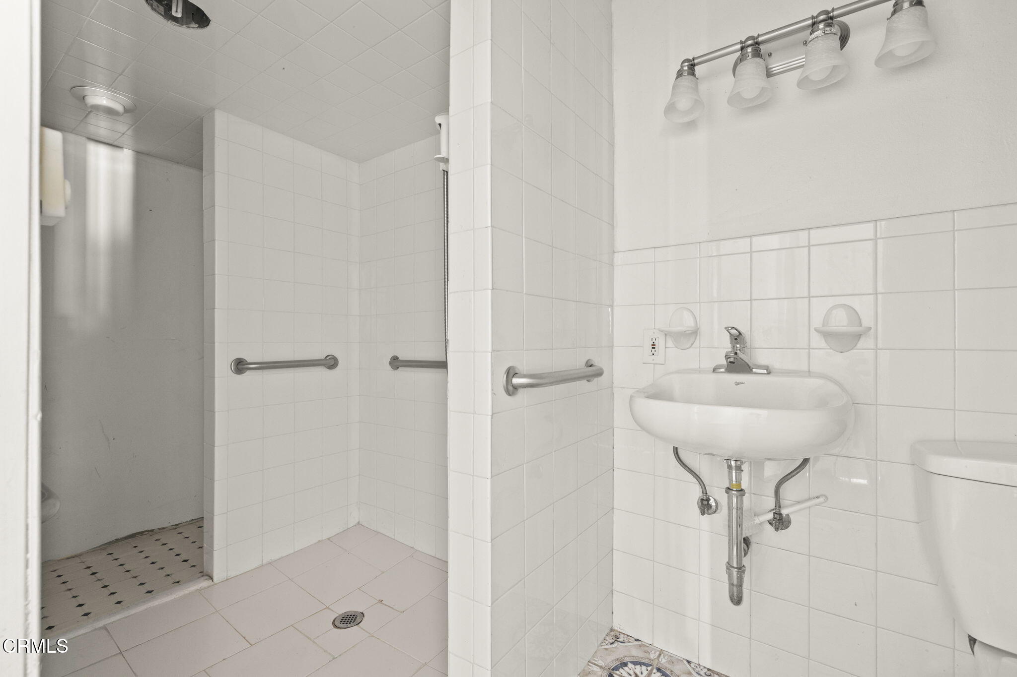 1306 West Hemlock Street Oxnard, CA 93033 - Photo 7 of 21 47-web-or-mls-UpmarketMedia-1306WHem-43