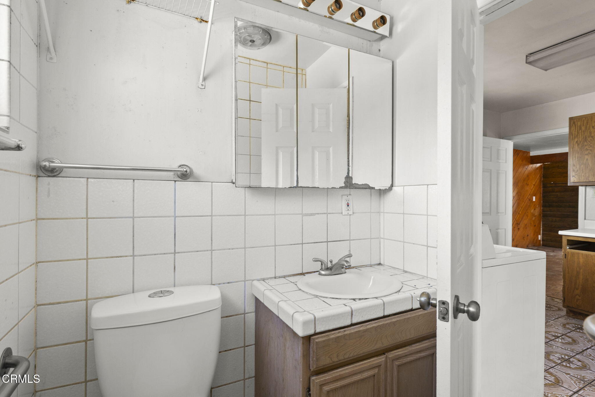 1306 West Hemlock Street Oxnard, CA 93033 - Photo 9 of 21 37-web-or-mls-UpmarketMedia-1306WHem-13