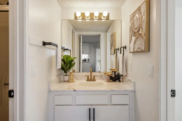 $289,000 | 5300 East Waverly Drive, Unit M4115, Palm Springs, CA 92264