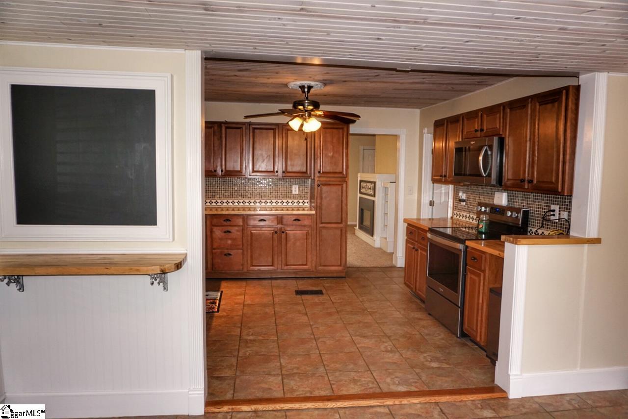 2490 Racing Road Greer, SC 29651 - Photo 6 of 25 Gallery Image 6