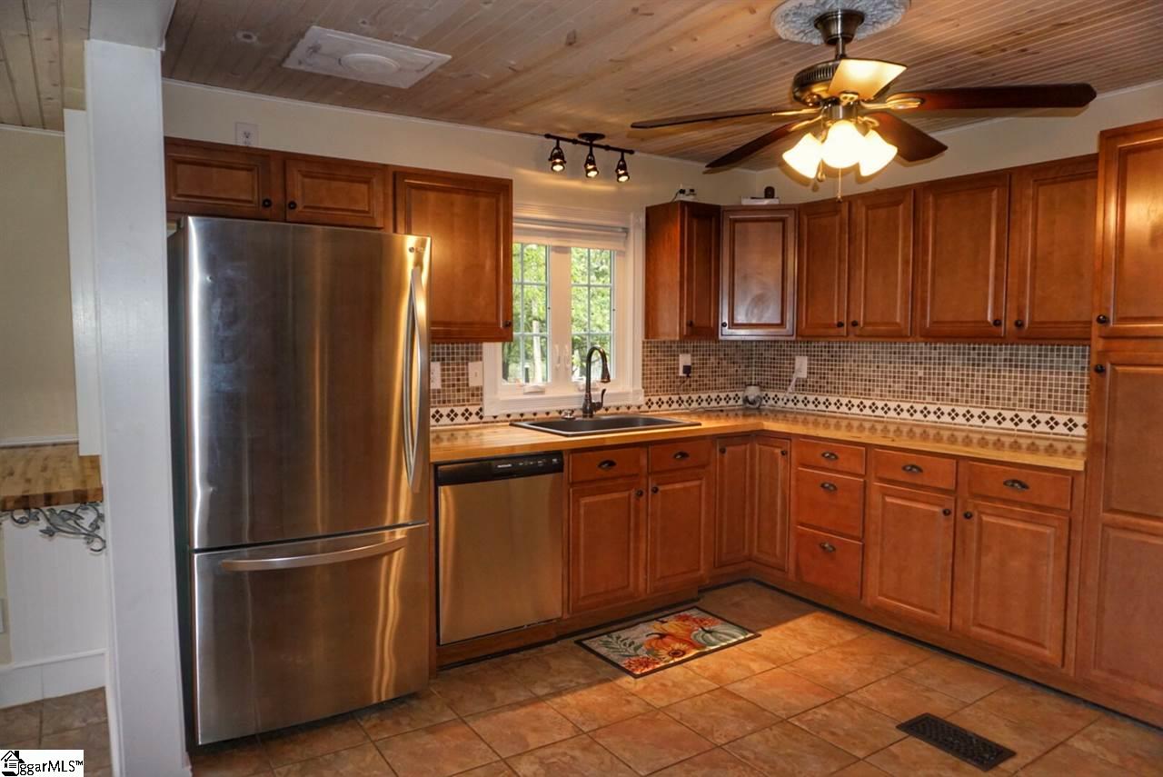 2490 Racing Road Greer, SC 29651 - Photo 7 of 25 Gallery Image 7