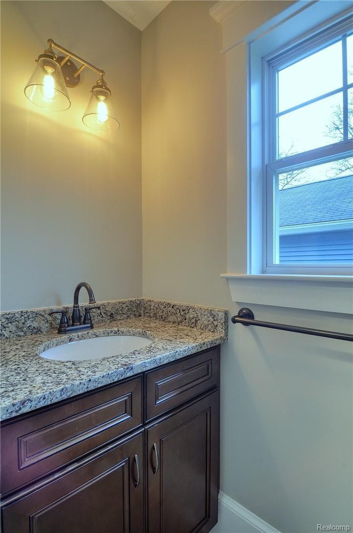 7000 Hayner Road Fowlerville, MI 48836 - Photo 12 of 31 12-Half Bath.jpg