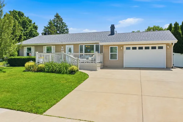 $362,900 | 218 Windridge Drive, McHenry, IL 60050