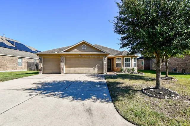 $2,300 | 15462 Signal Ridge Way, Cypress, TX 77429