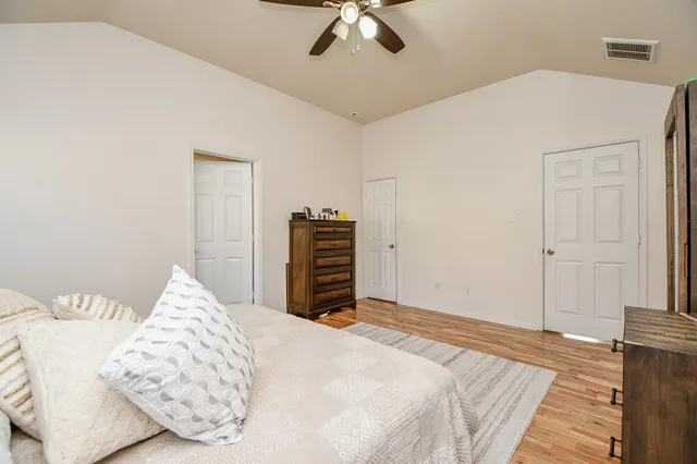 $2,300 | 15462 Signal Ridge Way, Cypress, TX 77429