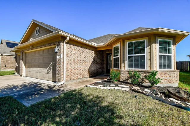 $2,300 | 15462 Signal Ridge Way, Cypress, TX 77429
