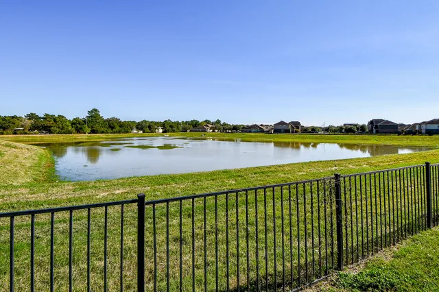 $2,300 | 15462 Signal Ridge Way, Cypress, TX 77429