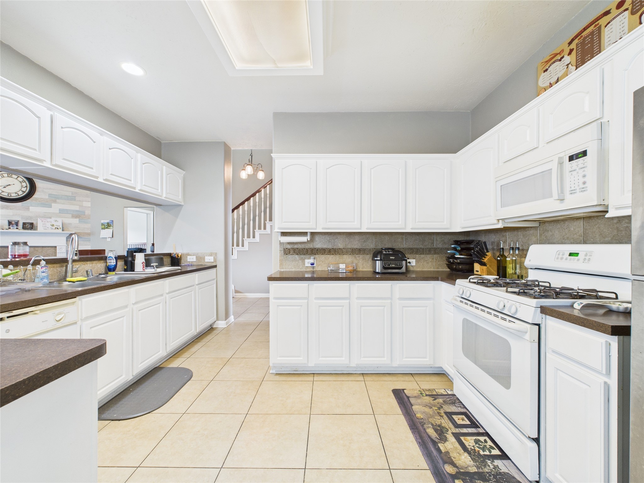 1484 Allison Street Alvin, TX 77511 - Photo 13 of 38