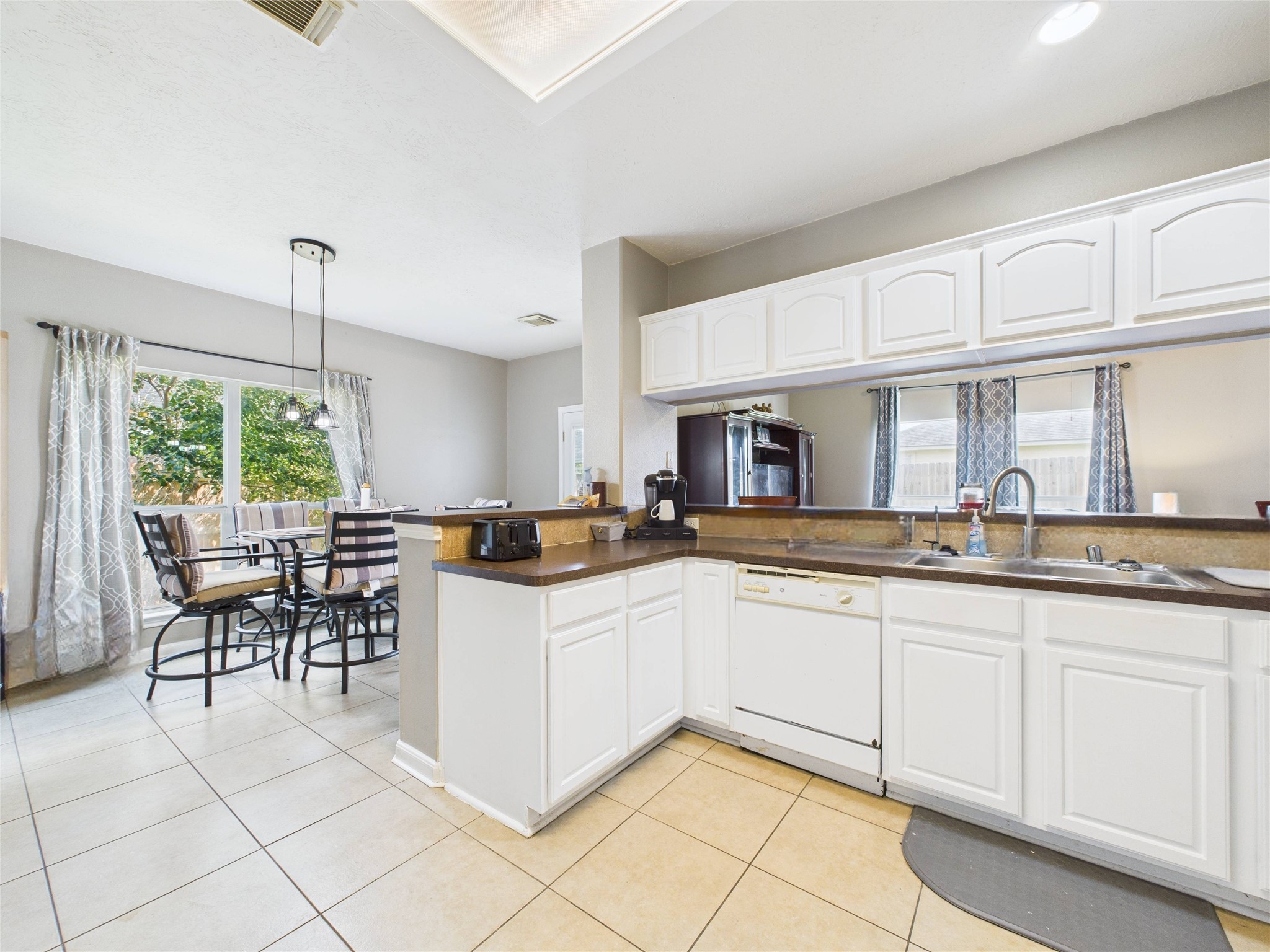 1484 Allison Street Alvin, TX 77511 - Photo 15 of 38