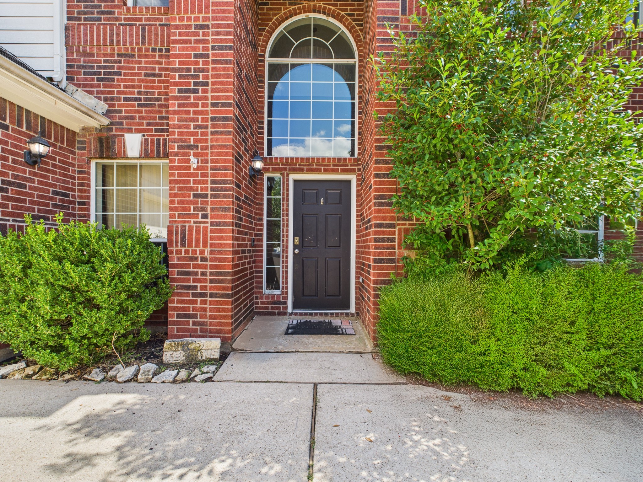 1484 Allison Street Alvin, TX 77511 - Photo 3 of 38