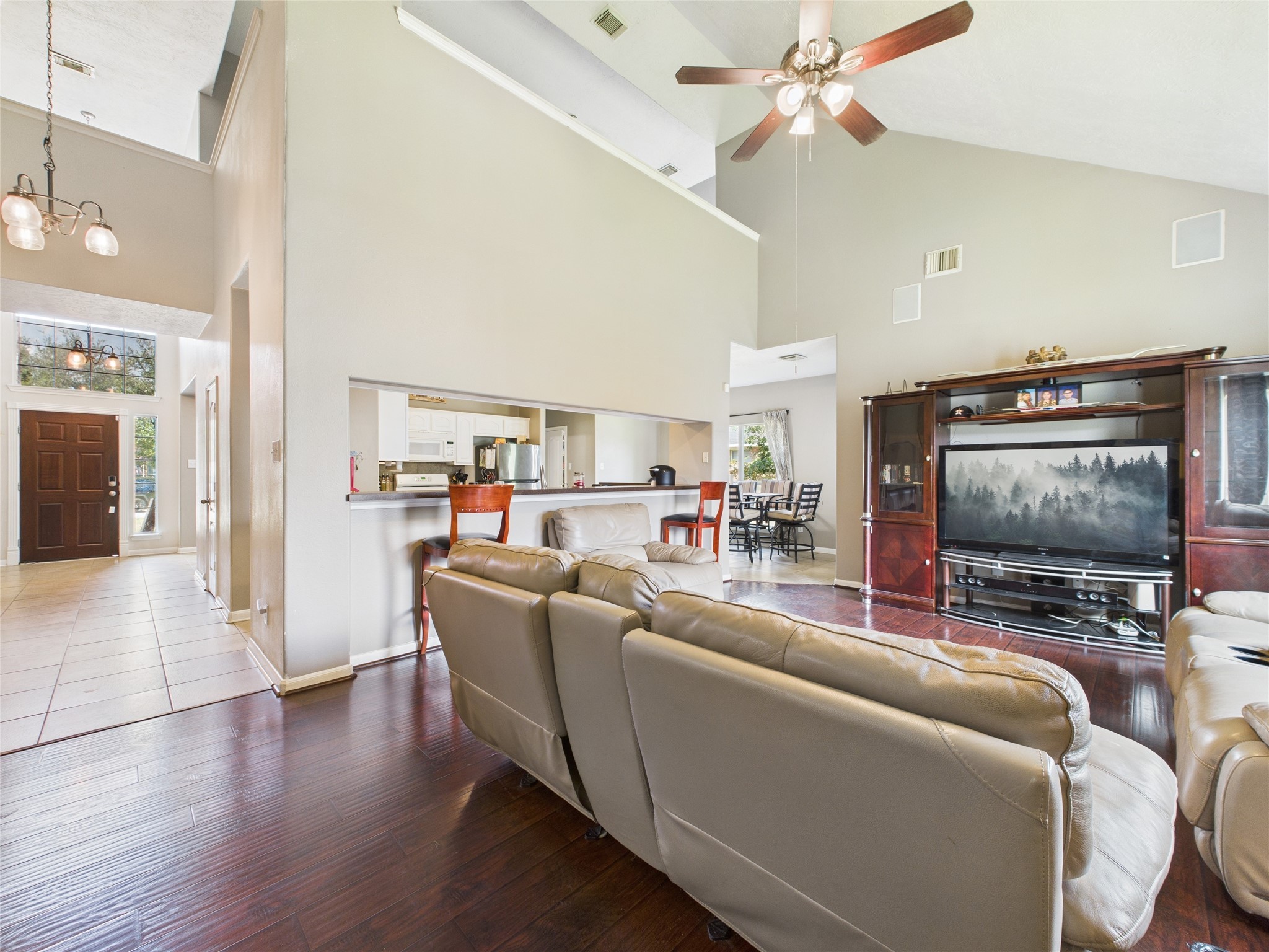 1484 Allison Street Alvin, TX 77511 - Photo 8 of 38