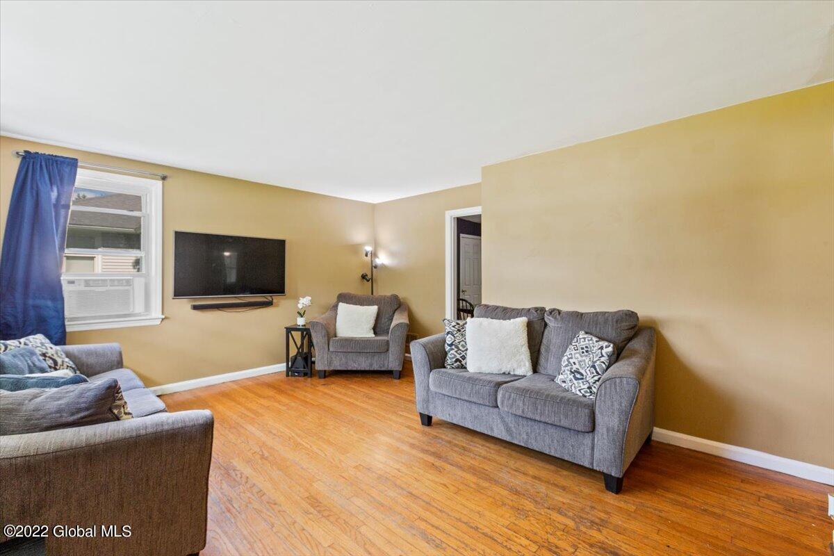 268 3rd Ave Extension Rensselaer, NY 12144 - Photo 5 of 28 11-MW2_6131