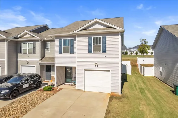 $235,000 | 1128 South Norwhich Lane, Spartanburg, SC 29301