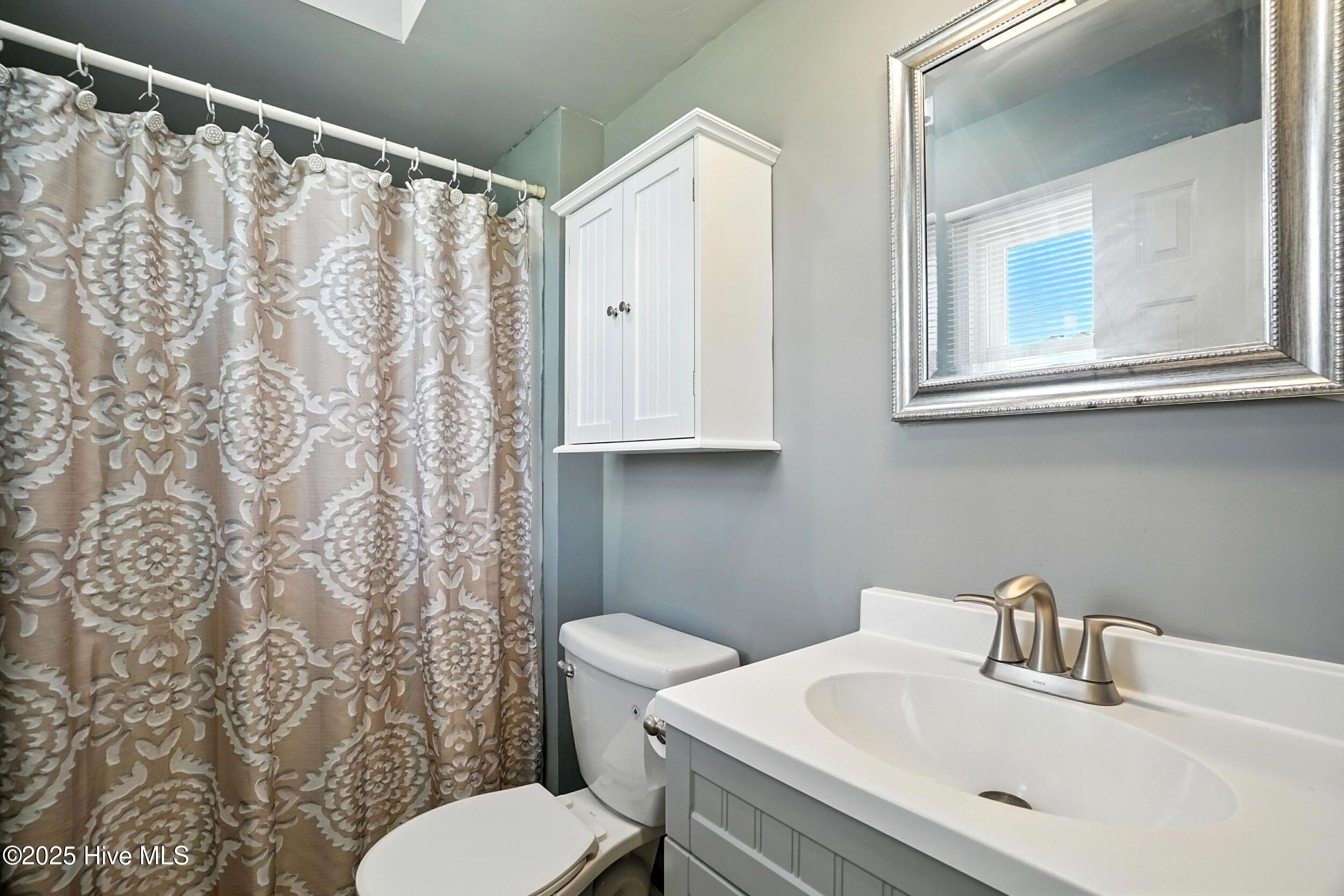 251 Puddin Ridge Road Moyock, NC 27958 - Photo 17 of 32 Master bath