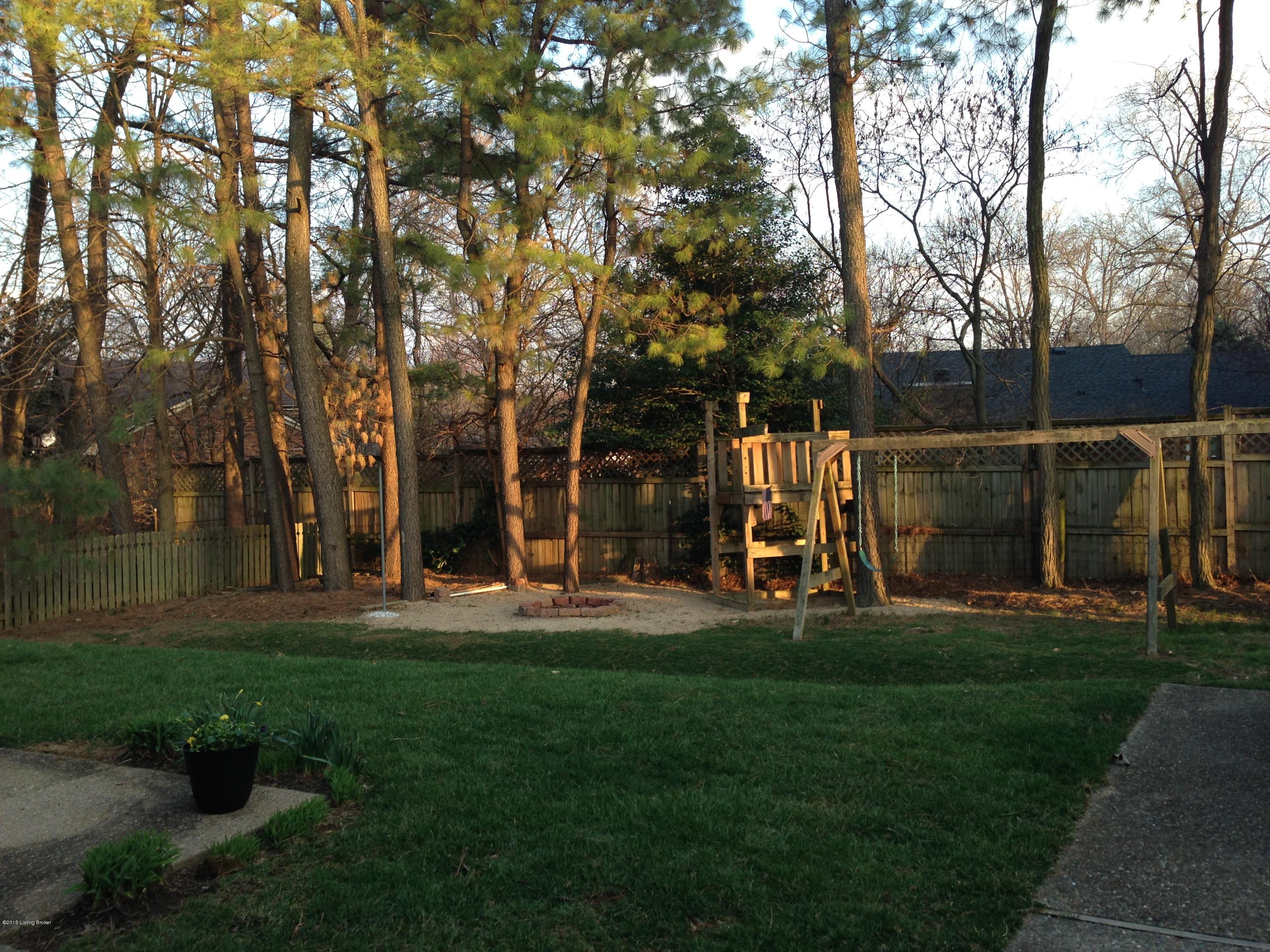 10506 Edgewater Road Louisville, KY 40223 - Photo 2 of 21 edgewater back.JPG