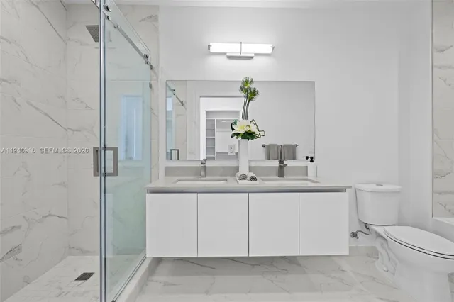 a view of walk in closet