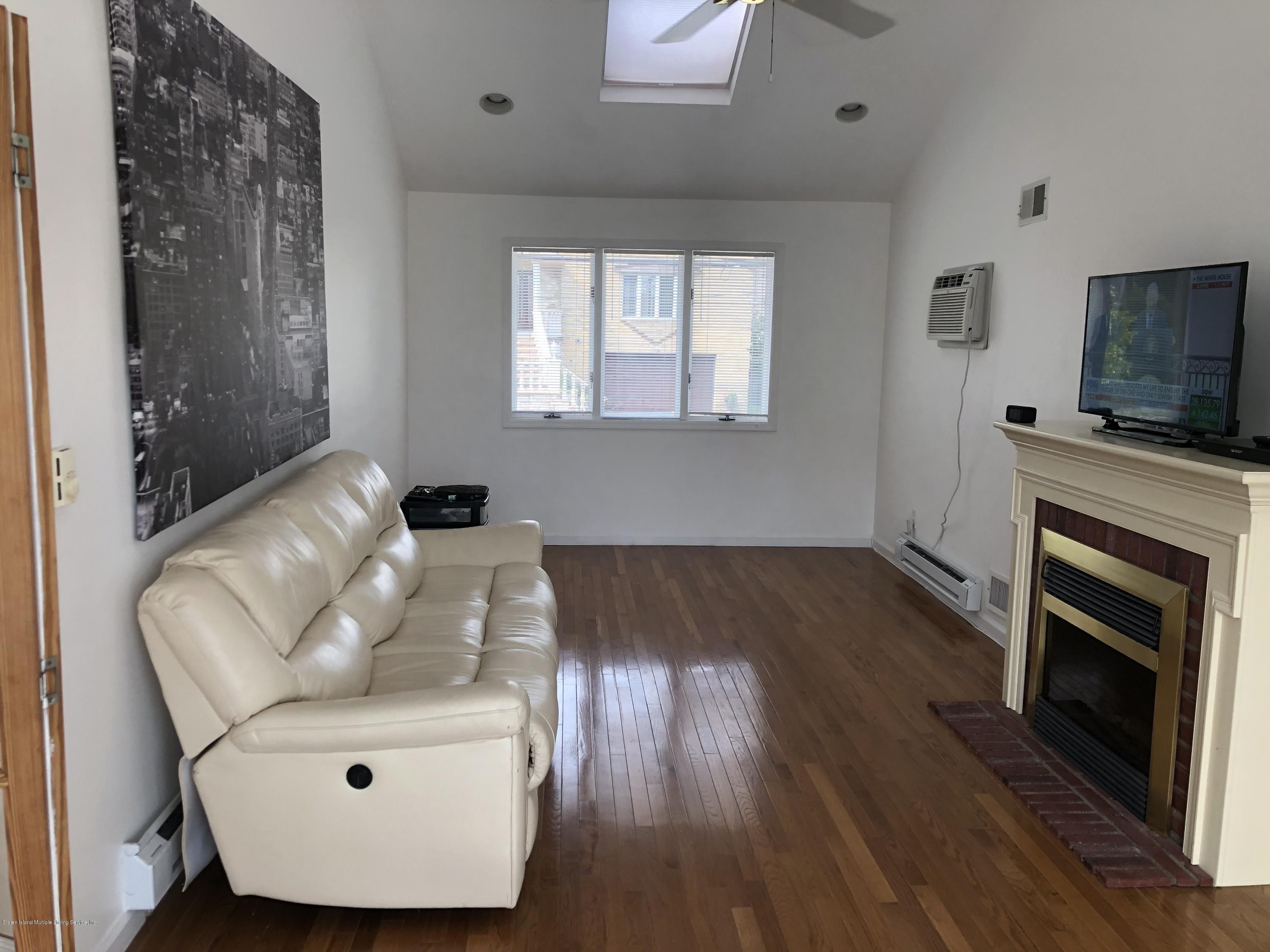 53 Ridge Avenue Staten Island, NY 10304 - Photo 5 of 14 SIMMONS 13