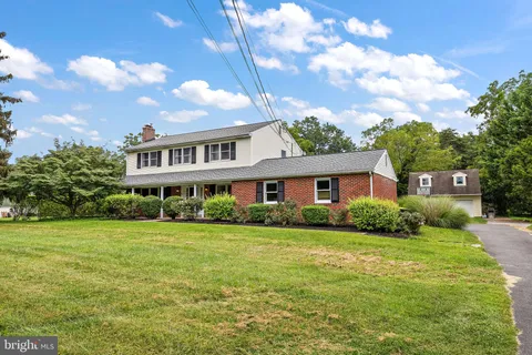 $525,000 | 98 Husbands Drive, Wilmington, DE 19803