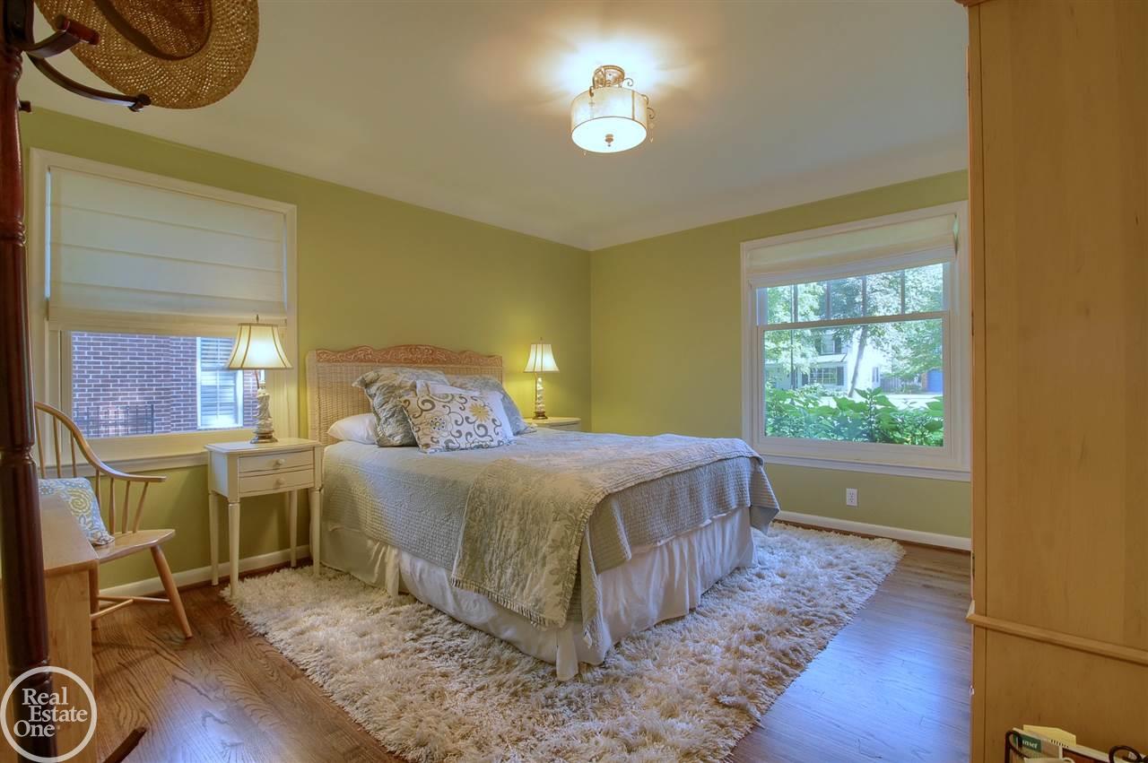 311 Cloverly Road Grosse Pointe Farms, MI 48236 - Photo 19 of 34