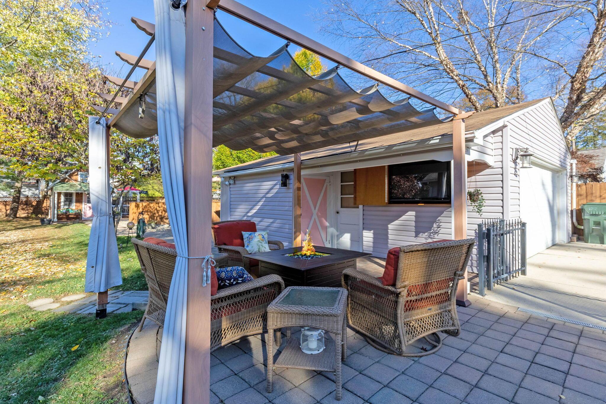122 Brevoort Road Columbus, OH 43214 - Photo 37 of 61 37-Outdoor Entertaining