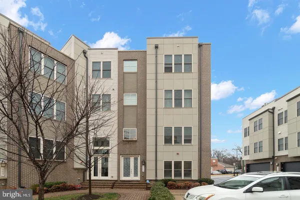 $920,000 | 113 Dyer Court, Herndon, VA 20170