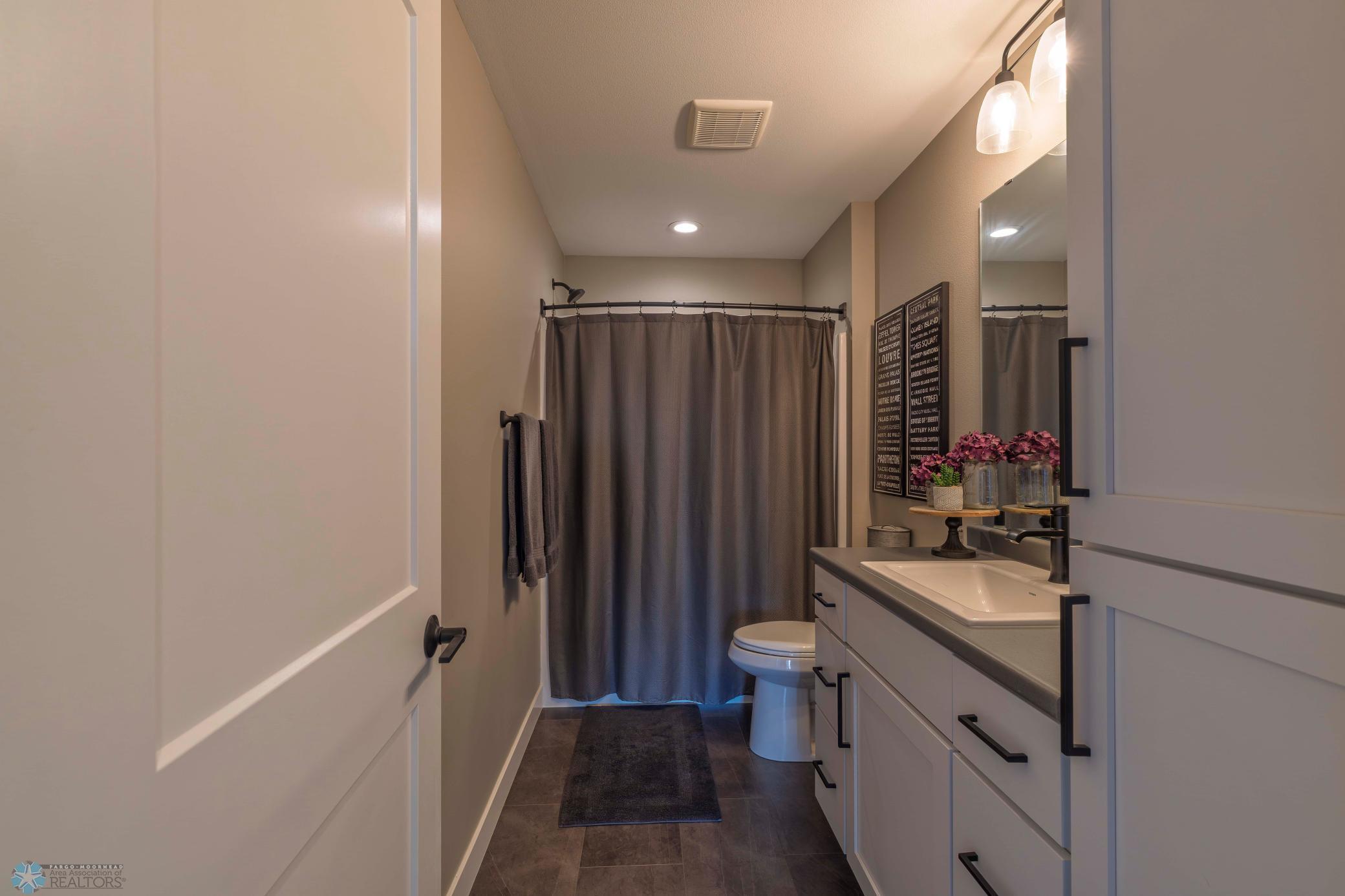 5606 43rd Street South Fargo, ND 58104 - Photo 21 of 39