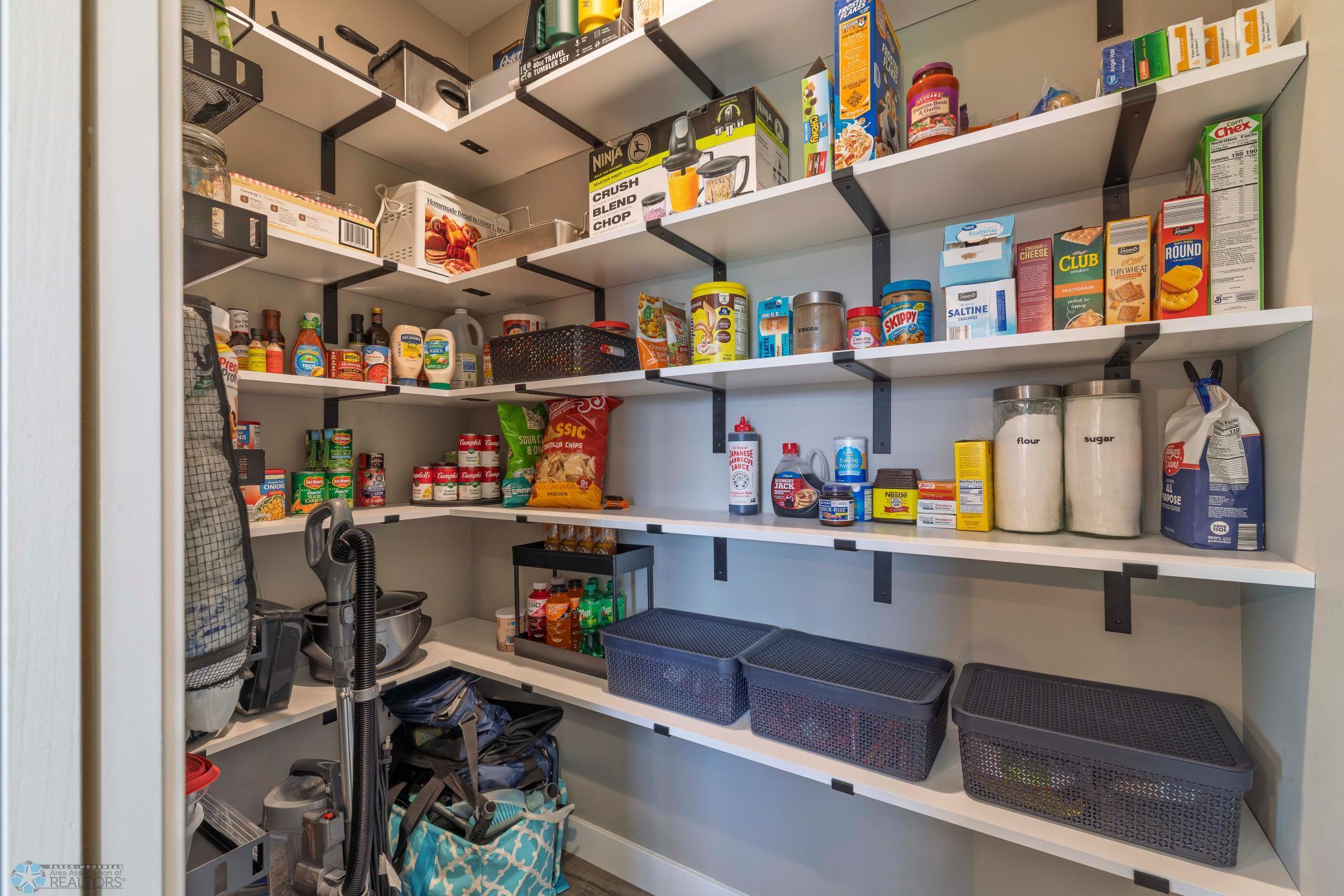 5606 43rd Street South Fargo, ND 58104 - Photo 8 of 39