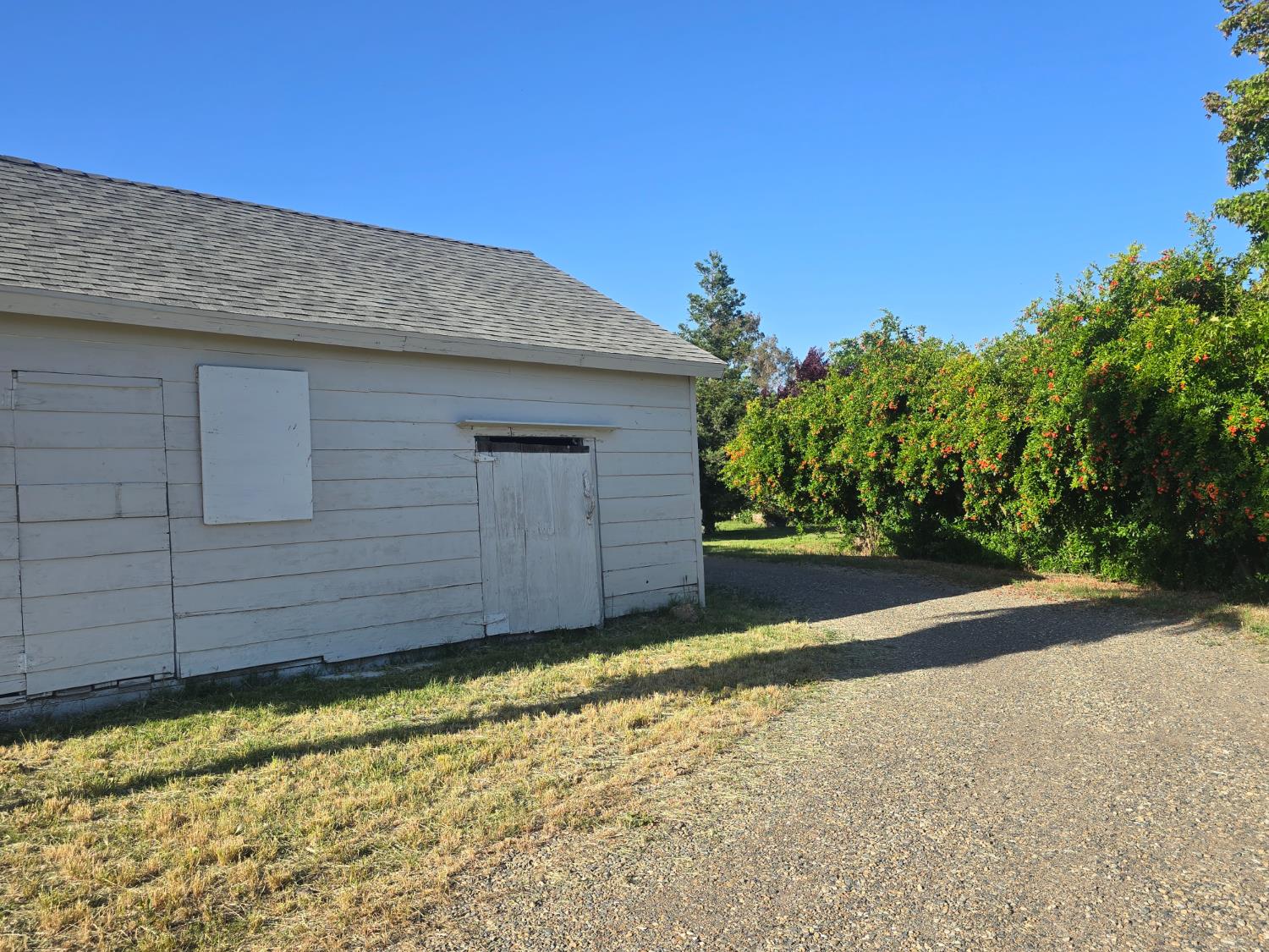 5206 East Jahant Road Acampo, CA 95220 - Photo 39 of 67 Barn/garage