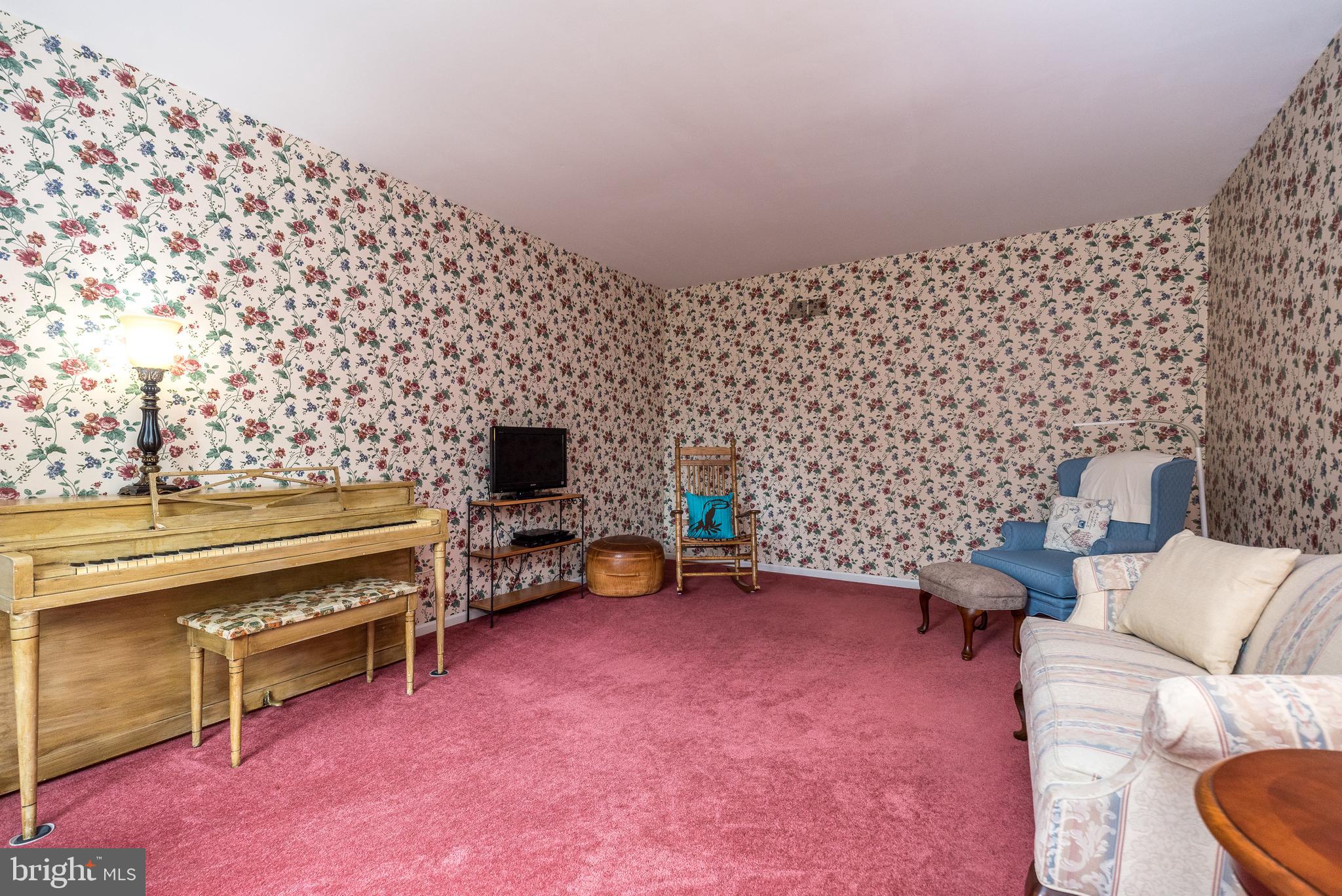 2272 Warner Road Lansdale, PA 19446 - Photo 7 of 63