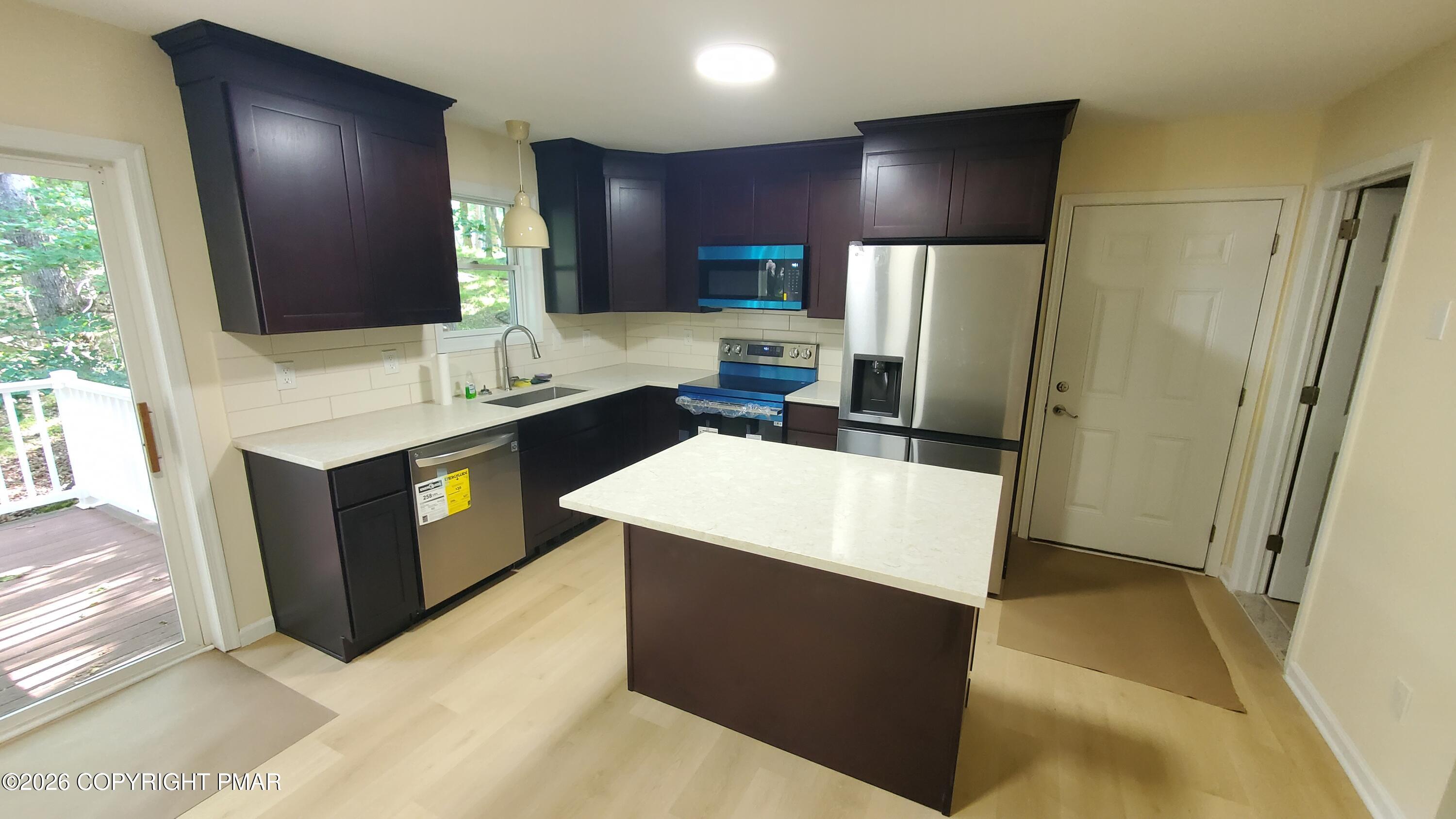320 Canterbury Road Bushkill, PA 18324 - Photo 4 of 38 Kitchen