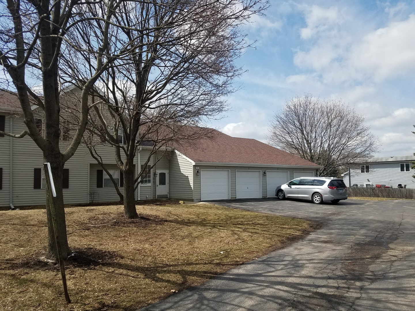 40 North Victoria Lane, Unit C Streamwood, IL 60107 - Photo 1 of 10