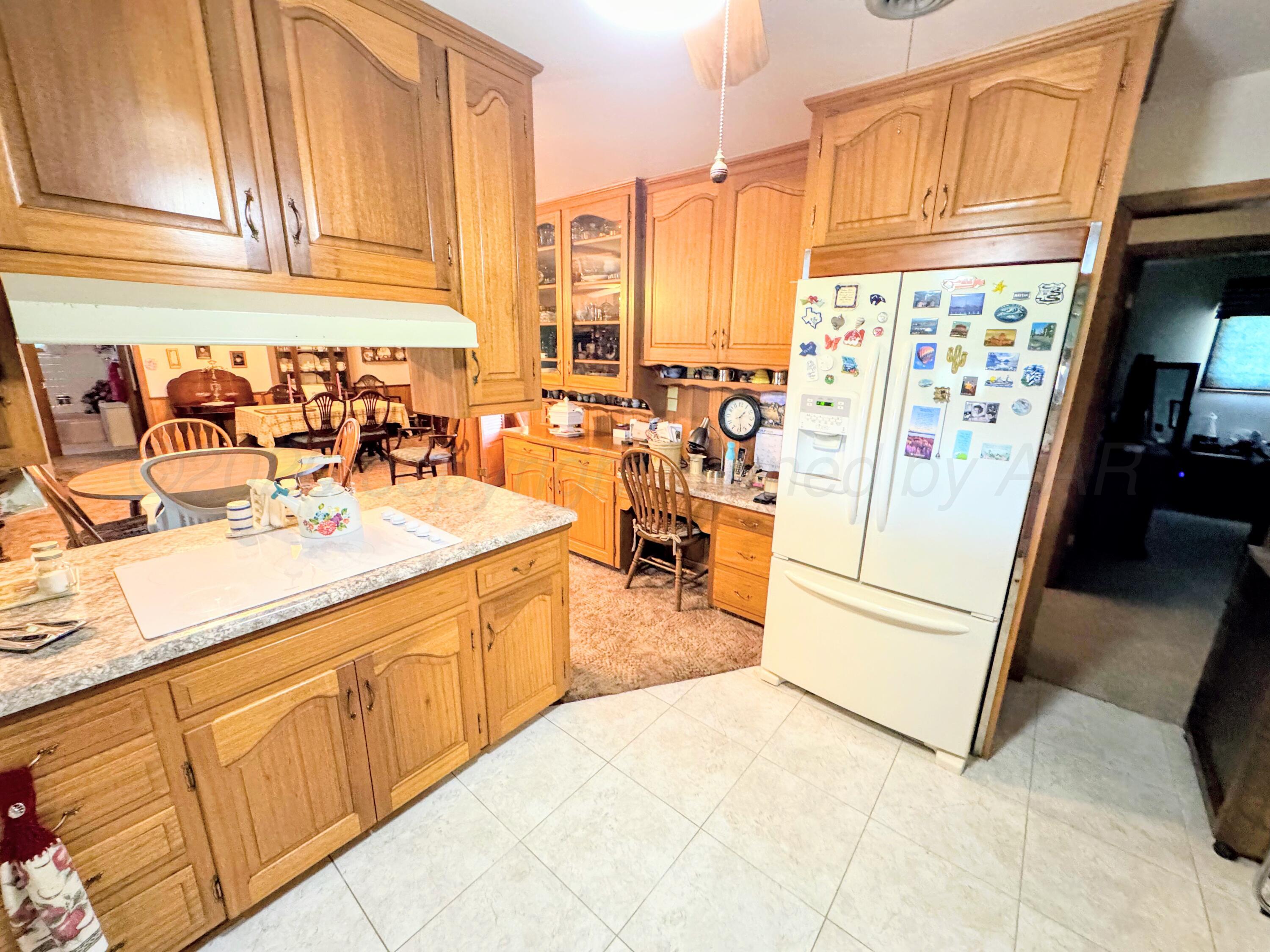 420 South Roland Street Spearman, TX 79081 - Photo 9 of 26 420 S Roland kitchen 2