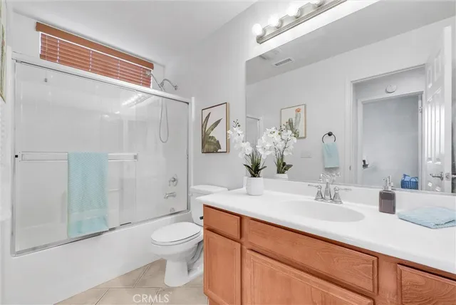 $499,900 | 8424 Hoover Court, Oak Hills, CA 92344