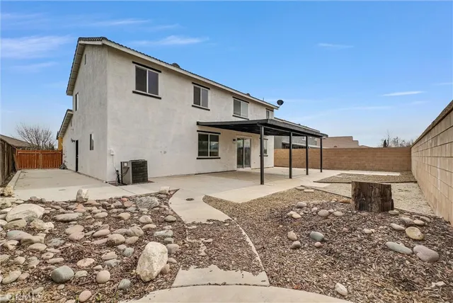 $499,900 | 8424 Hoover Court, Oak Hills, CA 92344