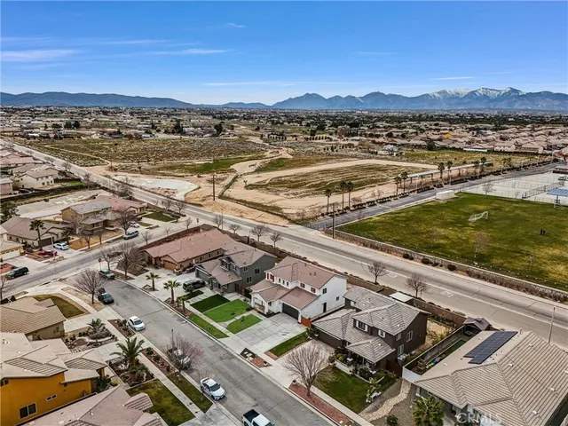 $499,900 | 8424 Hoover Court, Oak Hills, CA 92344