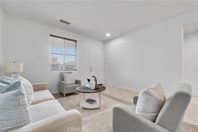 $499,900 | 8424 Hoover Court, Oak Hills, CA 92344