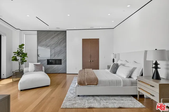 $15,000 | 17816 Porto Marina Way, Pacific Palisades, CA 90272