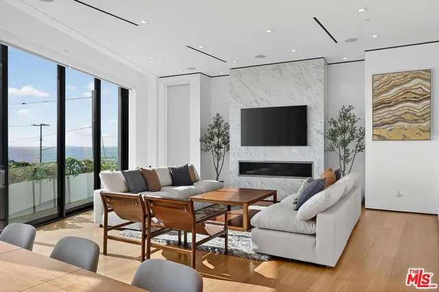 $15,000 | 17816 Porto Marina Way, Pacific Palisades, CA 90272