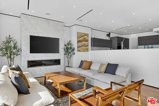 $15,000 | 17816 Porto Marina Way, Pacific Palisades, CA 90272