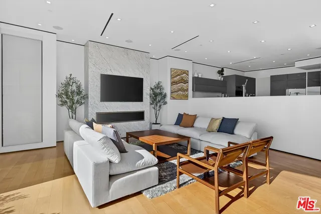 $15,000 | 17816 Porto Marina Way, Pacific Palisades, CA 90272