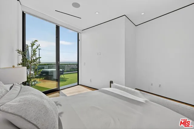 $15,000 | 17816 Porto Marina Way, Pacific Palisades, CA 90272