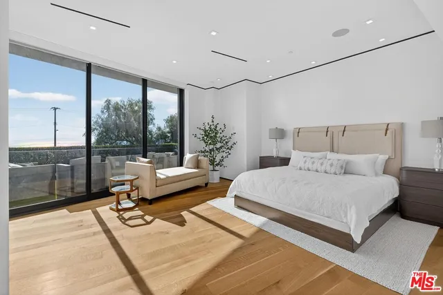 $15,000 | 17816 Porto Marina Way, Pacific Palisades, CA 90272