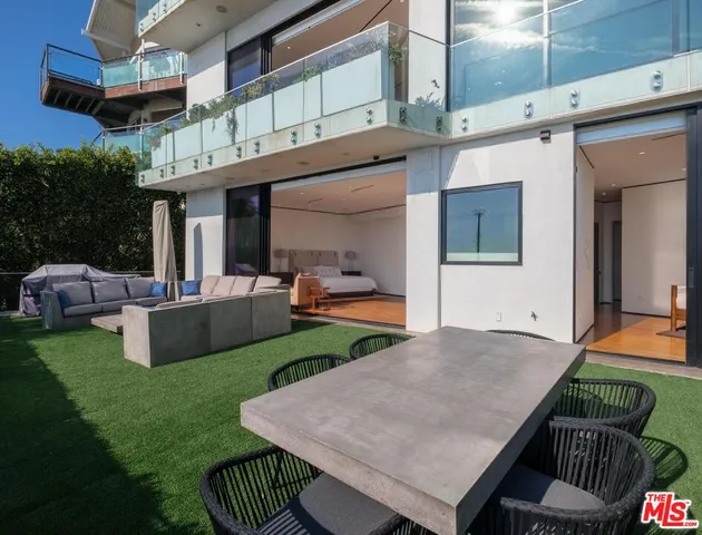 $15,000 | 17816 Porto Marina Way, Pacific Palisades, CA 90272