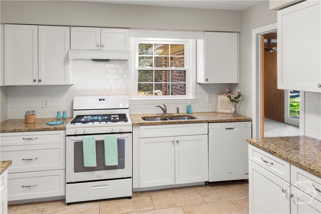 5504 Magnolia Street Savannah, GA 31406 - Photo 14 of 55 Updated Kicthen