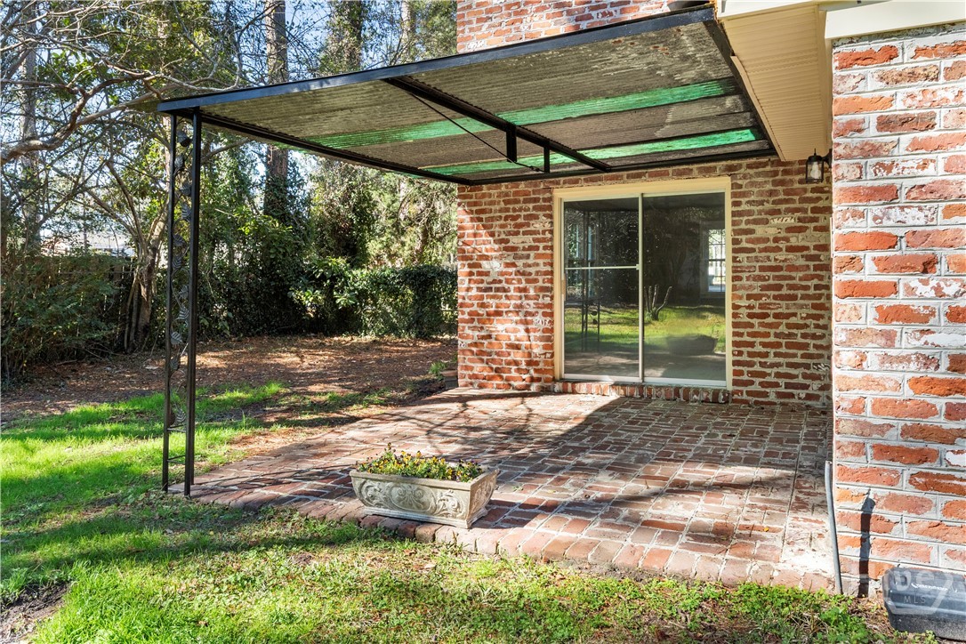 5504 Magnolia Street Savannah, GA 31406 - Photo 51 of 55 Covered patio